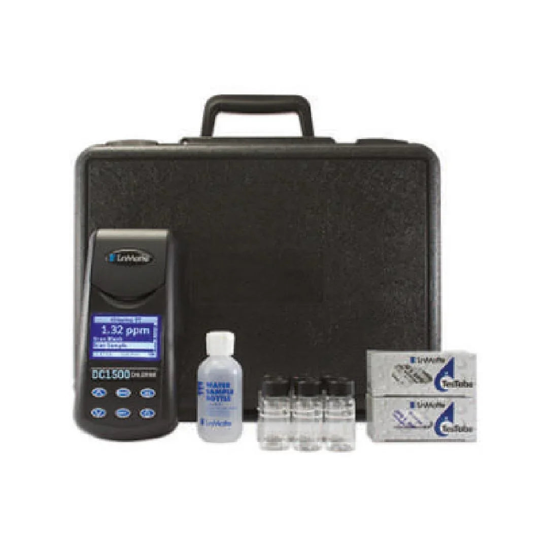 LaMotte DC1500 akıllı havuz suyu test cihazı seti, taşıma kutusu, referans şişesi ve numune şişeleri