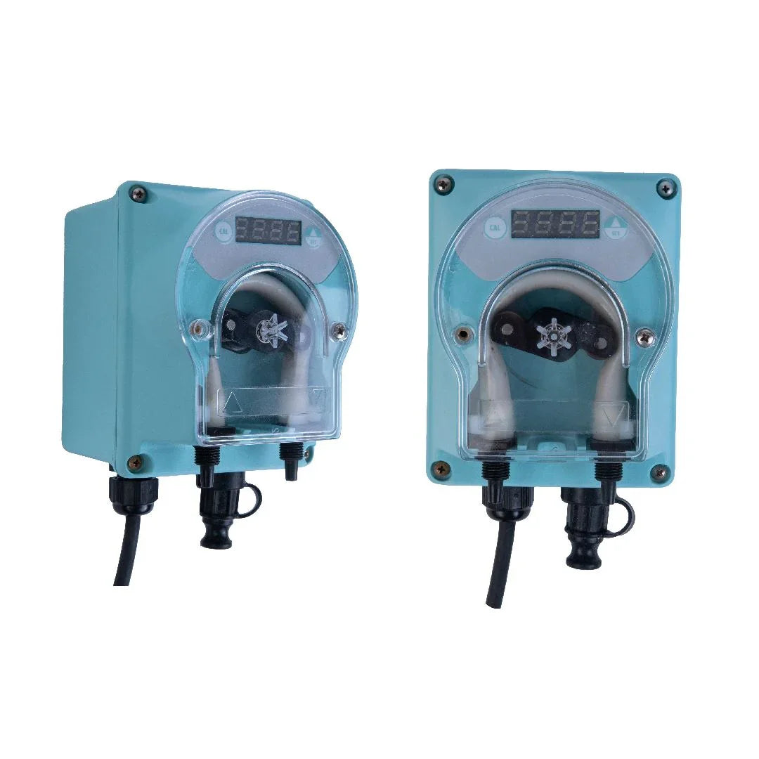 Mavi renk dijital ekranlı otomasyon seti, hortum ve bağlantı parçalarıyla endüstriyel sıvı ölçüm cihazı