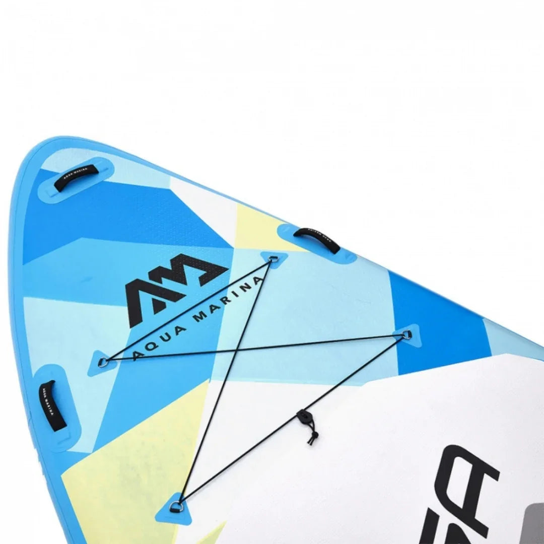 Mavi beyaz Aqua Marina Mega şişme stand up paddleboard, üst bölüm detayları ve taşıma kolları