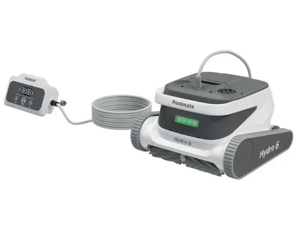 Hydro 6 Poolmate otomatik havuz robotu, beyaz ve gri tasarım, kontrol ünitesiyle bağlantılı