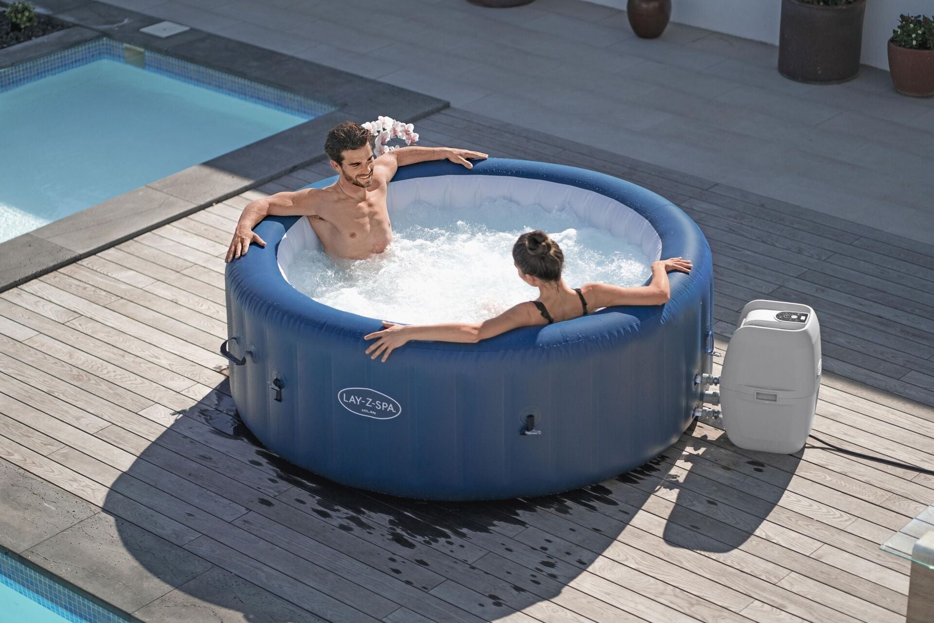Lay-Z-Spa® 60029 Milan Smart AirJet Plus™ Şişme Spa Havuzu, Mobil Uygulama Kontrollü, 4-6 kişilik